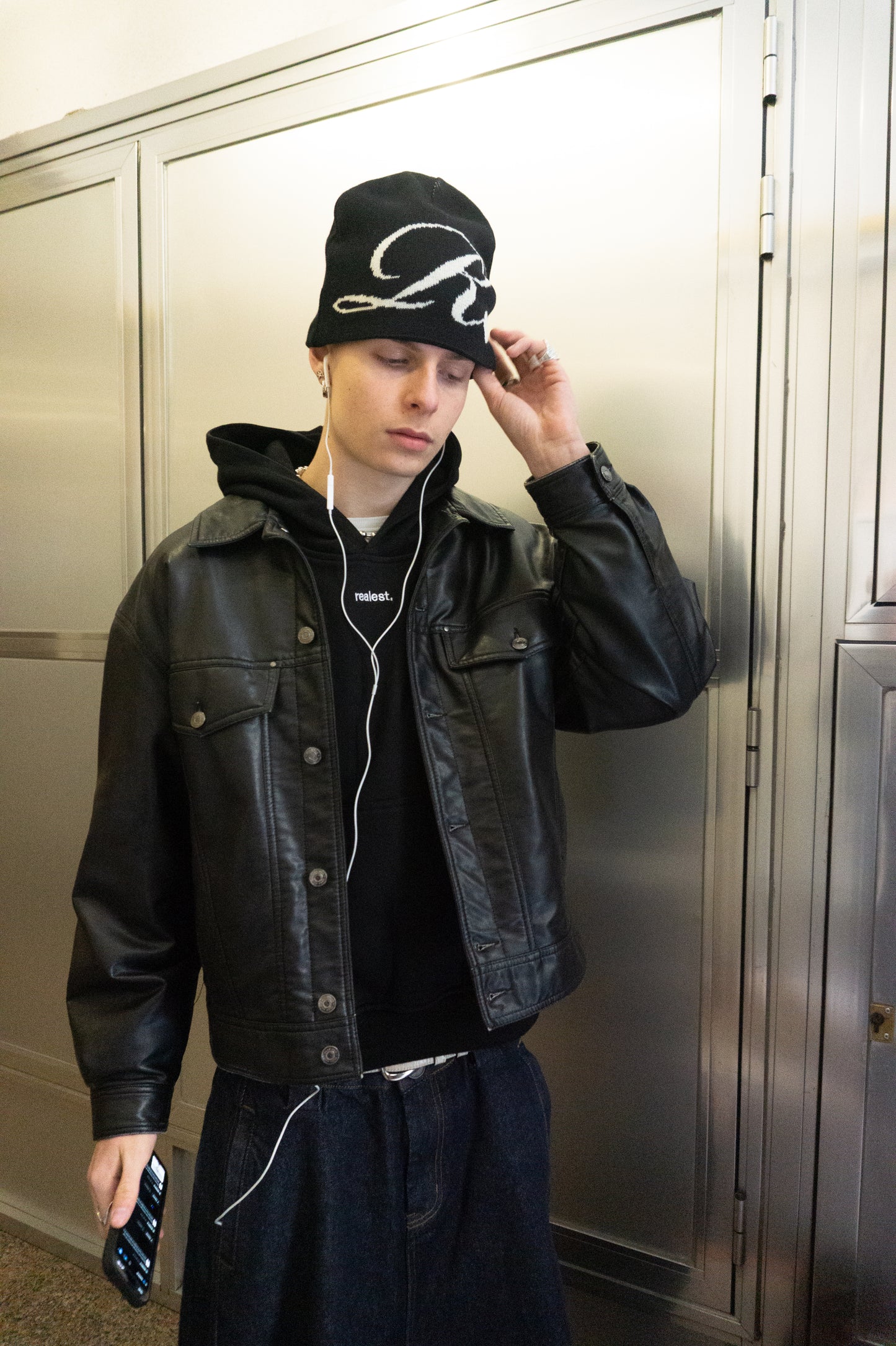 LOVE, REALEST BEANIE BLACK